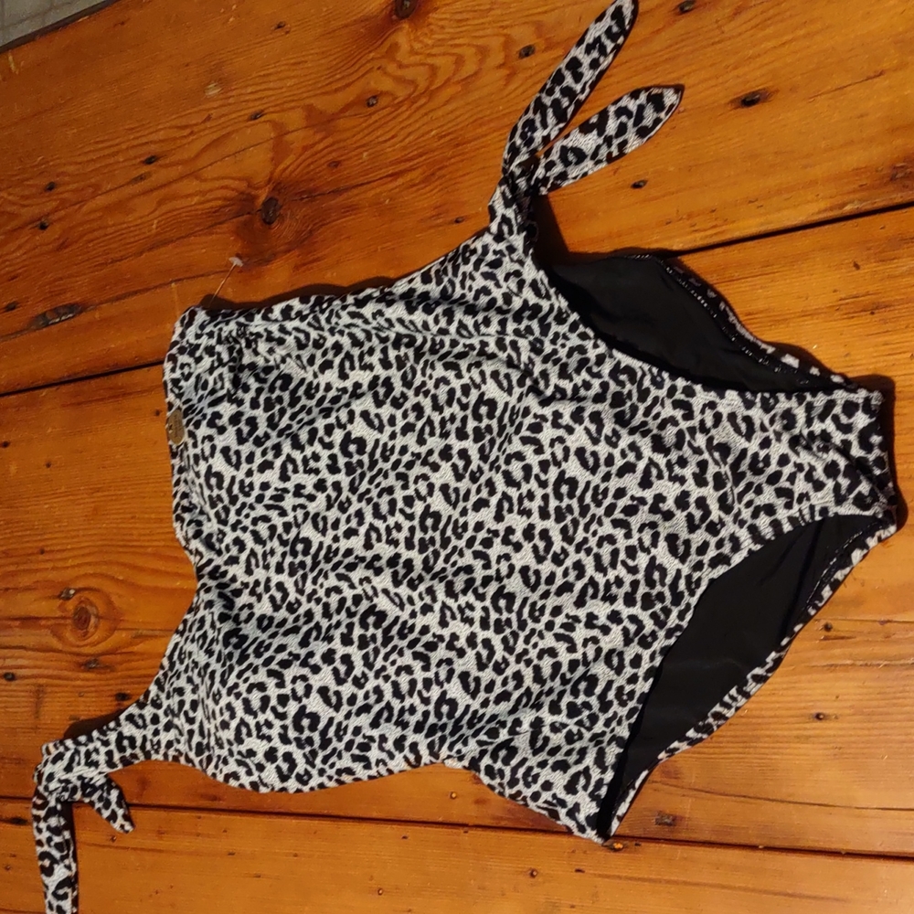 Nwt niptuck one piece swimsuit sz 8 leopard print